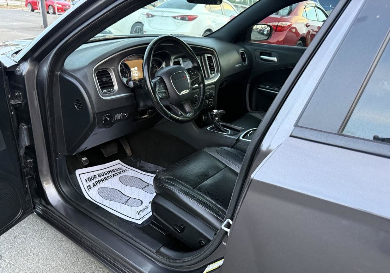 Used 2020 Dodge Charger SXT w/ Leather Interior Group RWD image 8