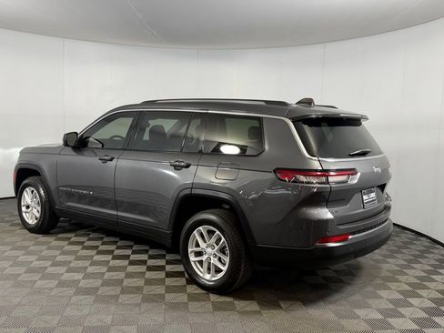 Used 2023 Jeep Grand Cherokee L Laredo RWD image 9