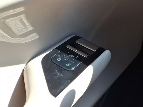 New 2026 Volvo EX90 Plus image 22