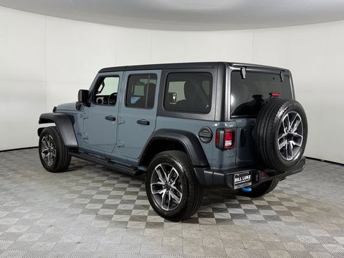 Used 2024 Jeep Wrangler Unlimited w/ Technology Group AWD/4WD image 9