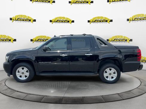 Used 2012 Chevrolet Avalanche LT RWD image 2