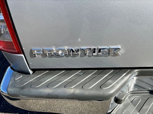 Used 2006 Nissan Frontier NISMO w/ (J01) Sunroof Pkg image 24