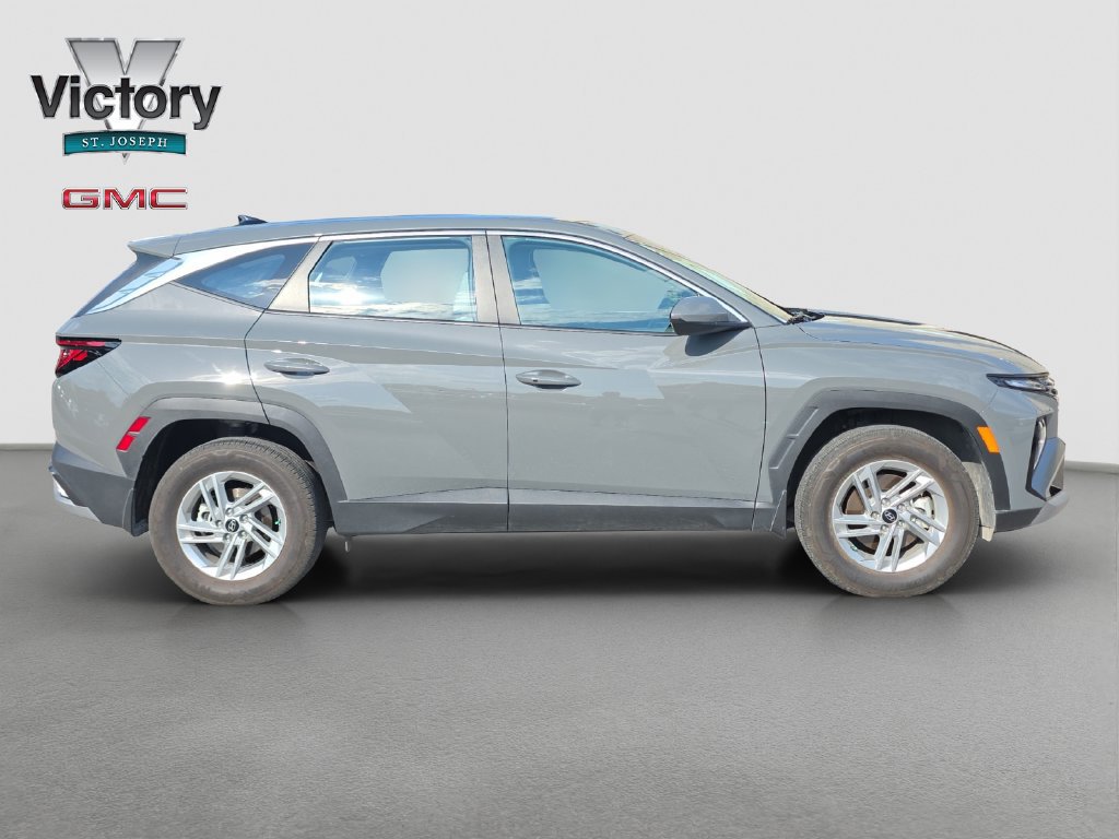 Used 2025 Hyundai Tucson SE AWD/4WD image 19