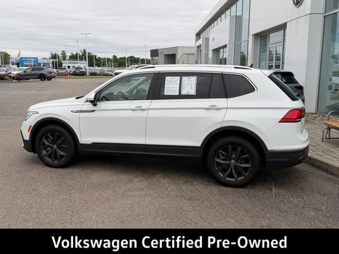Certified 2024 Volkswagen Tiguan SE AWD/4WD image 2