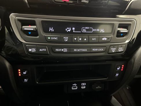 Certified 2025 Honda Ridgeline Black Edition image 19