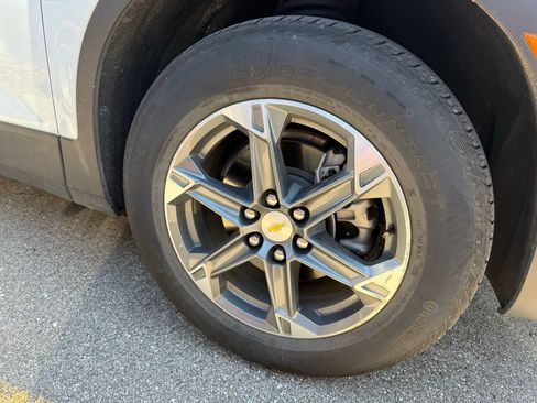 Used 2025 Chevrolet Blazer LT AWD/4WD image 10