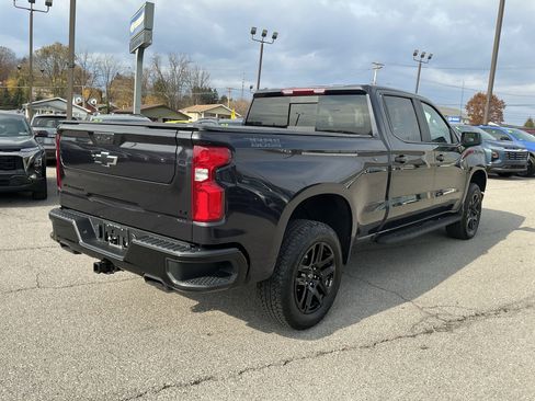 Used 2024 Chevrolet Silverado 1500 LT Trail Boss w/ Convenience Package II image 3