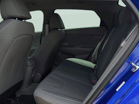 Certified 2025 Hyundai Elantra Sport FWD image 12