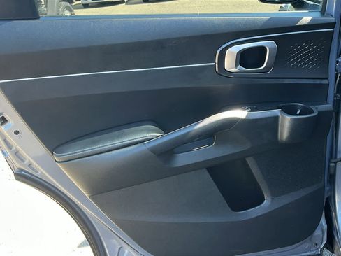 Used 2021 Kia Sorento S AWD/4WD image 24