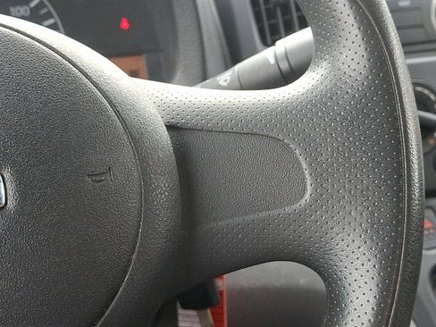 Used 2015 Nissan NV200 S image 19