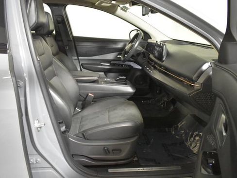Certified 2024 Nissan Ariya AWD image 39