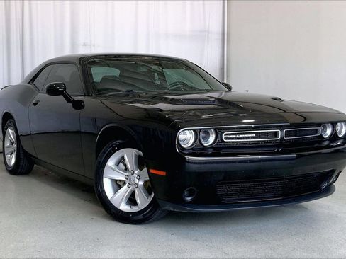 Used 2023 Dodge Challenger SXT RWD image 33