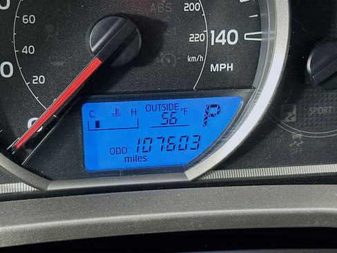 Used 2015 Toyota RAV4 LE image 18