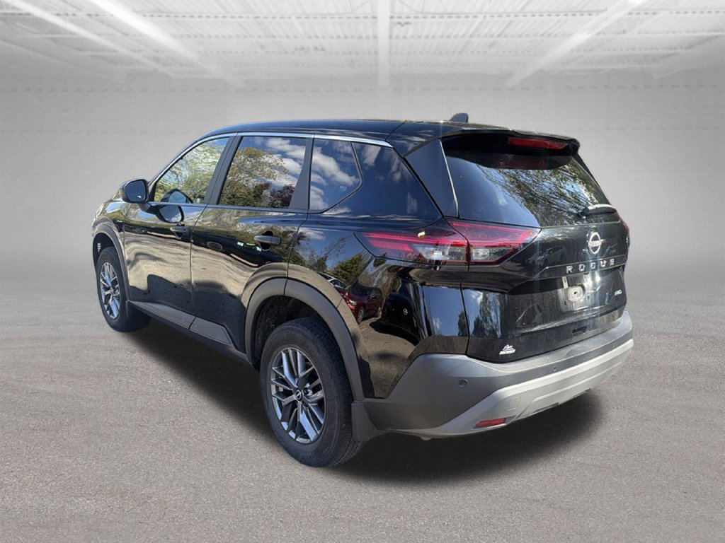 Used 2023 Nissan Rogue S AWD/4WD image 13