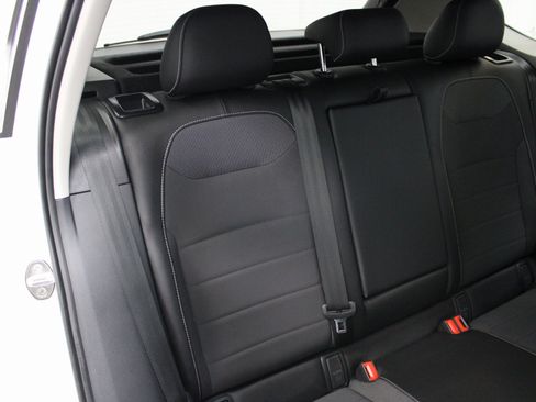 Used 2022 Volkswagen Taos SE image 26