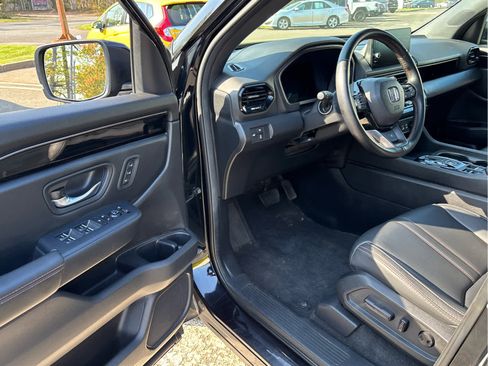 Used 2024 Honda Pilot TrailSport image 7