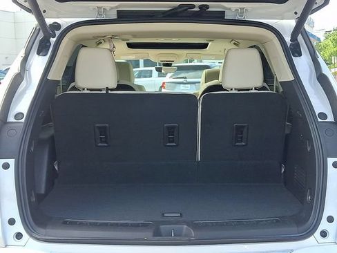 Used 2023 Buick Enclave Avenir w/ Avenir Technology Package AWD/4WD image 28
