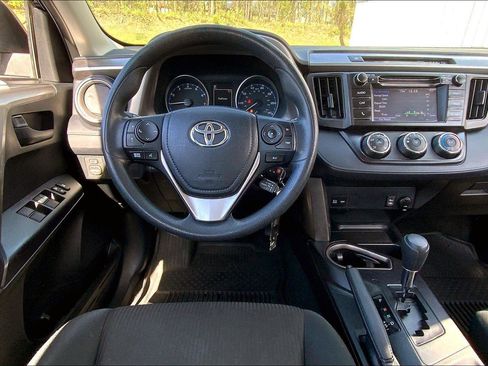 Used 2018 Toyota RAV4 LE w/ All Weather Liner Package image 5