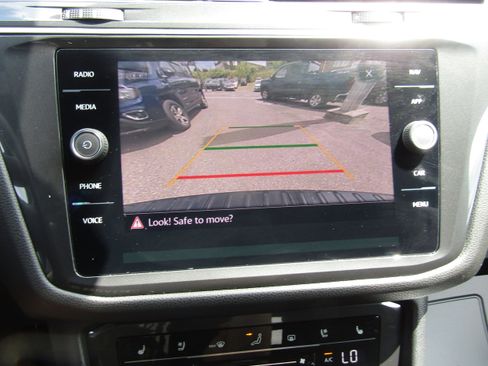 Used 2023 Volkswagen Tiguan SEL R-Line image 17