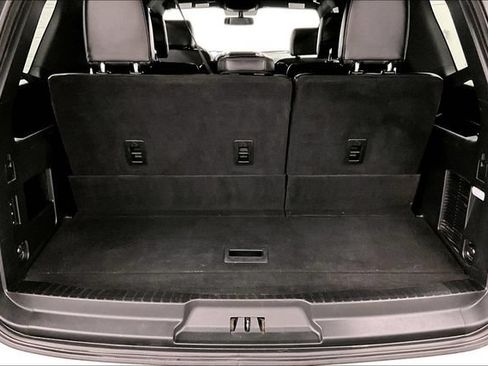 Used 2019 Ford Expedition XLT w/ Equipment Group 201A AWD/4WD image 40