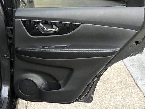 Used 2017 Nissan Rogue SL w/ SL Premium Package AWD/4WD image 20
