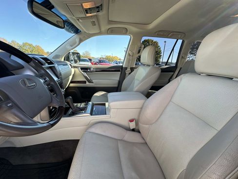 Used 2019 Lexus GX 460 image 22