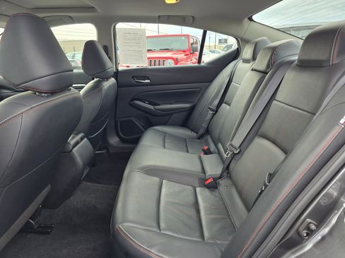Used 2023 Nissan Altima 2.5 SR w/ SR Premium Package image 16