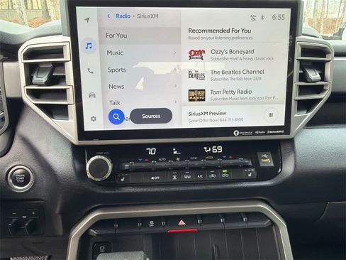 Used 2022 Toyota Tundra SR5 w/ SR5 Premium Package image 25