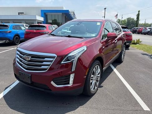 Used 2017 Cadillac XT5 Premium Luxury AWD/4WD image 2
