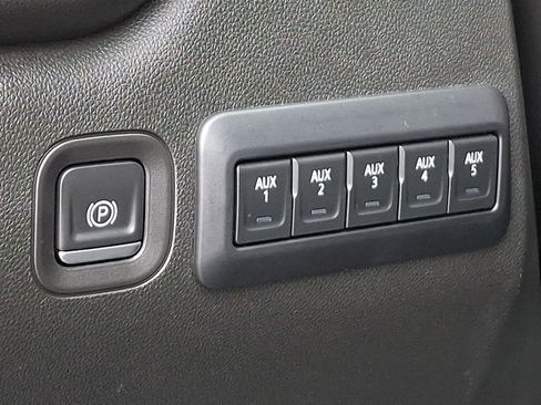 Used 2024 Chevrolet Silverado 3500 W/T image 25