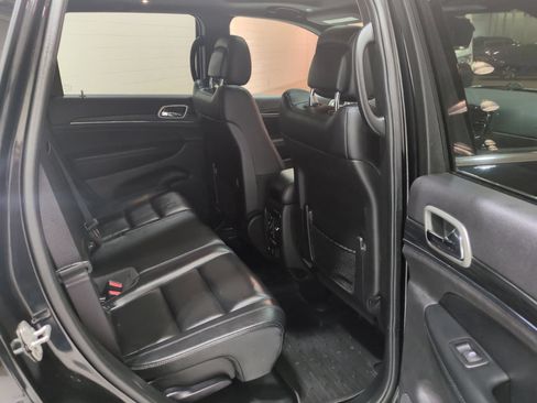 Used 2021 Jeep Grand Cherokee Limited AWD/4WD image 11