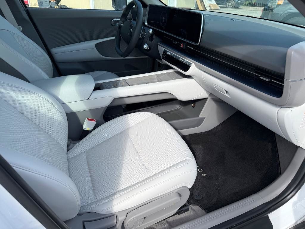 Used 2024 Hyundai Ioniq 6 SEL AWD/4WD image 18
