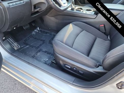 Used 2024 Nissan Altima 2.5 SV w/ SV Premium Package image 19