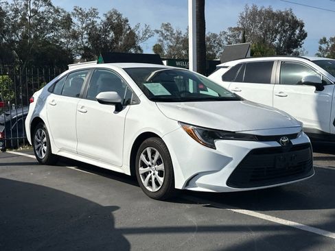 Used 2023 Toyota Corolla LE FWD image 2