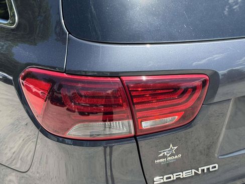 Used 2019 Kia Sorento AWD w/ LX Convenience Package image 8