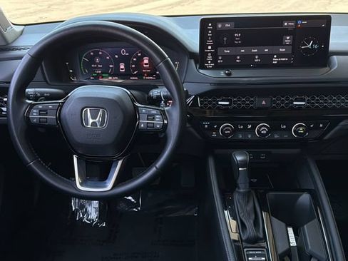 Used 2023 Honda Accord Touring image 18