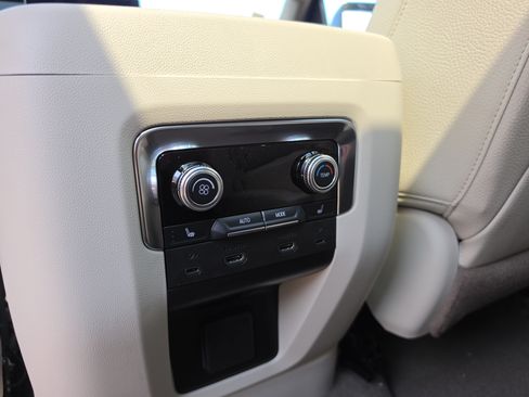 New 2026 GMC Yukon Denali w/ Advanced Technology Package AWD/4WD image 18