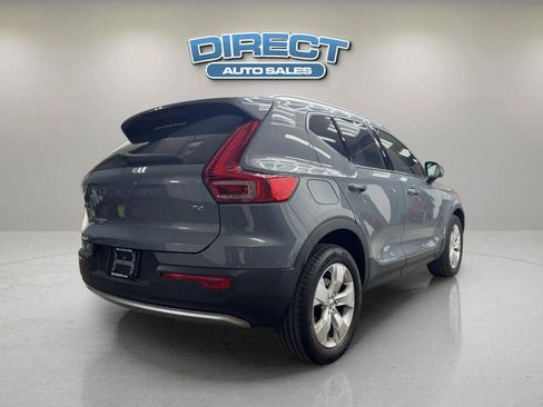 Used 2021 Volvo XC40 T4 Momentum FWD image 6