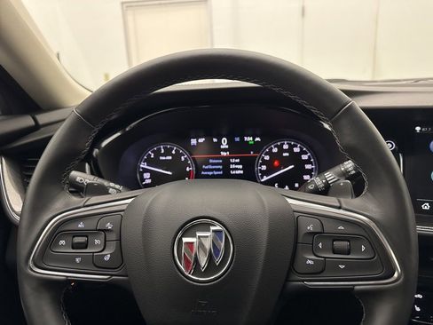 Used 2023 Buick Envision Essence image 19
