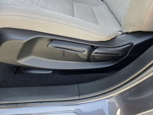 Used 2023 Honda HR-V LX image 15