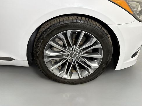 Used 2016 Hyundai Genesis 3.8 RWD image 32