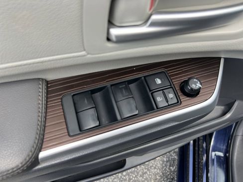 Used 2023 Toyota Sienna XLE FWD image 15