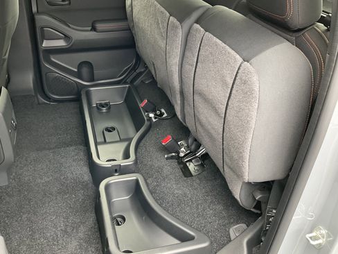 Used 2026 Nissan Frontier PRO-4X w/ Pro-4x Convenience Package image 39