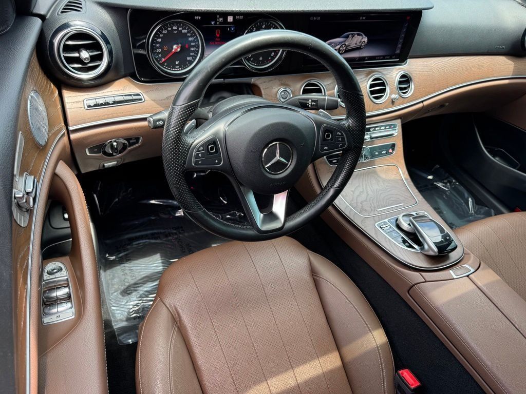 Used 2018 Mercedes-Benz E 400 4MATIC Sedan image 28