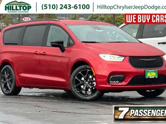 New 2026 Chrysler Pacifica Select w/ S Appearance Package video 1