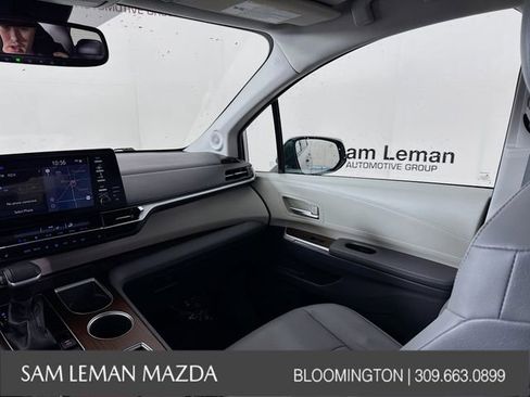 Used 2021 Toyota Sienna XLE w/ XLE Plus Package image 24