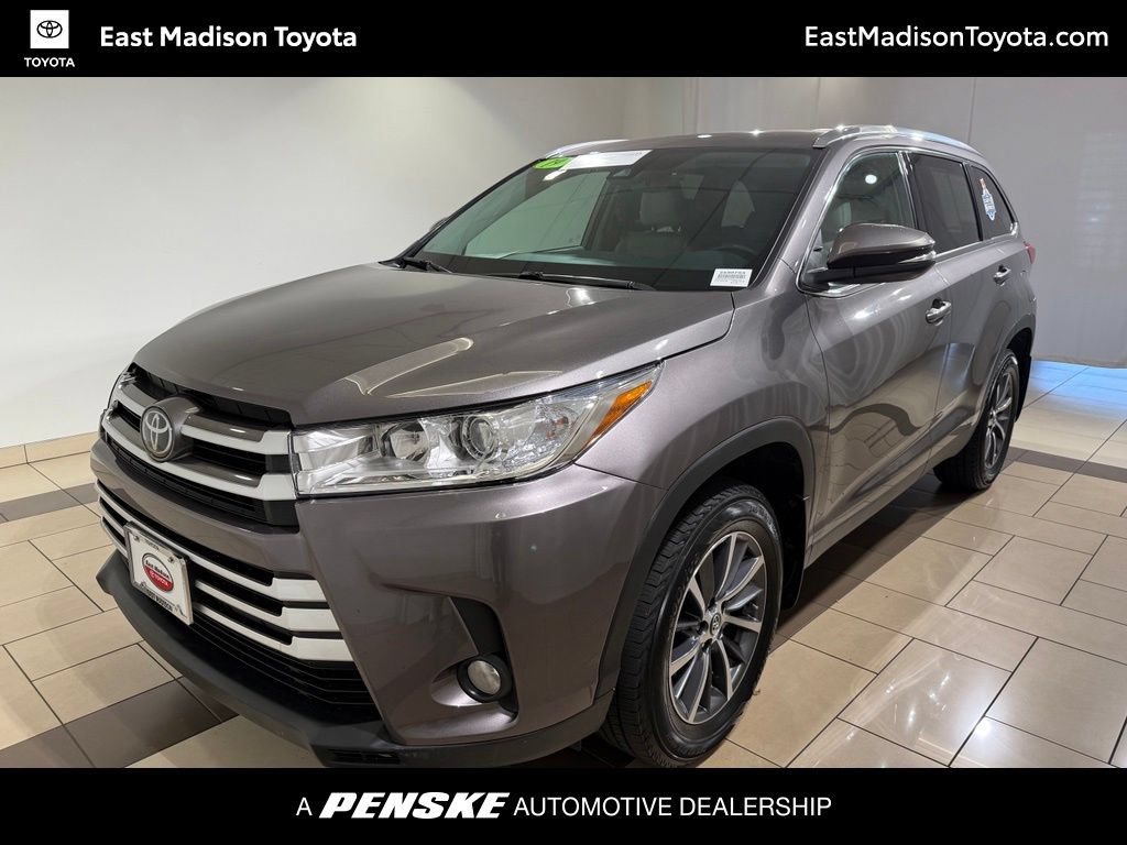 Certified 2019 Toyota Highlander XLE AWD/4WD image 1