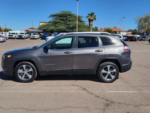 Used 2019 Jeep Cherokee Limited image 5