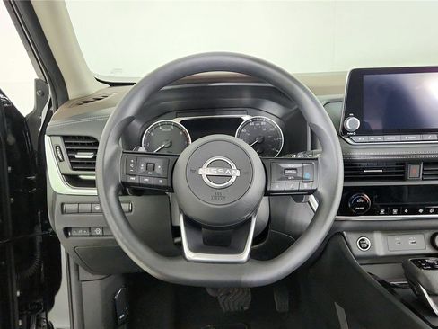 Used 2023 Nissan Rogue SV AWD/4WD image 13