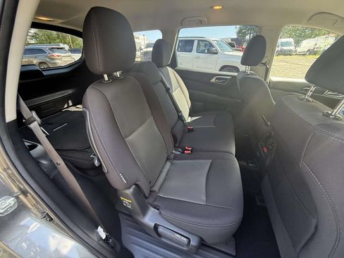 Used 2020 Nissan Pathfinder S AWD/4WD image 10